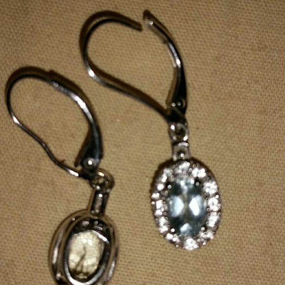 14k gold wglight blue saphire